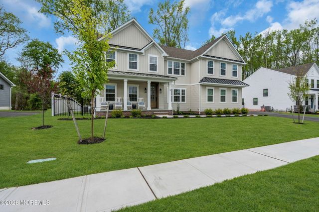 15 Charleston Street, Farmingdale, NJ 07727