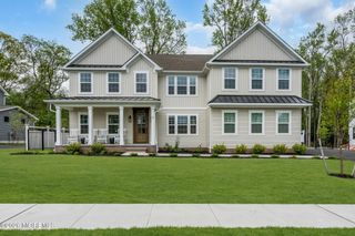 15 Charleston Street, Farmingdale, NJ 07727