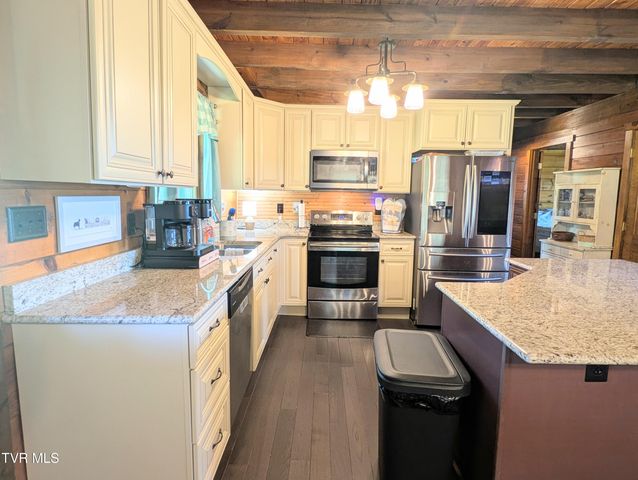 3524 Fairfax Road, Coeburn, VA 24230