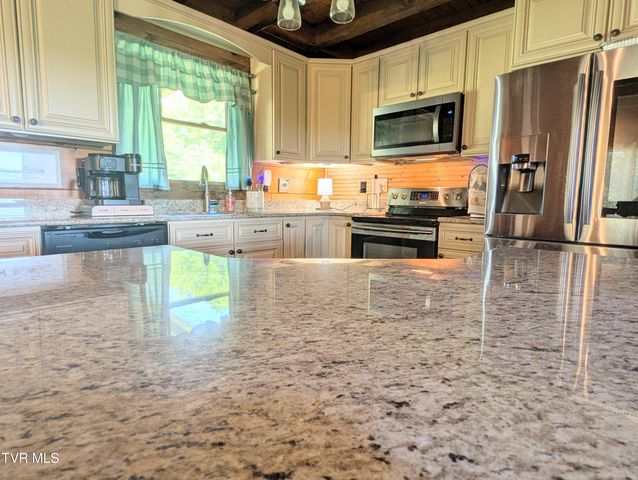 3524 Fairfax Road, Coeburn, VA 24230