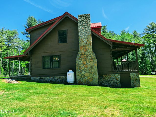 3524 Fairfax Road, Coeburn, VA 24230