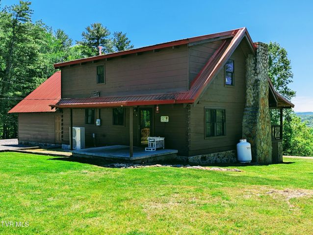 3524 Fairfax Road, Coeburn, VA 24230