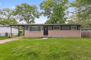 165 Humes Lane, Florissant, MO 63031