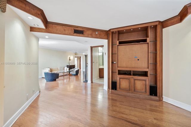 1000 E Island Blvd 803, Aventura, FL 33160