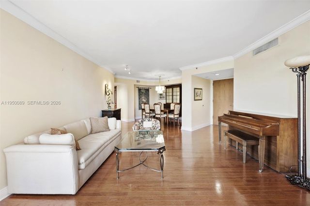 1000 E Island Blvd 803, Aventura, FL 33160