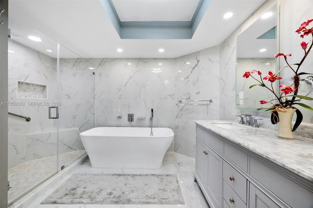 1000 E Island Blvd 803, Aventura, FL 33160