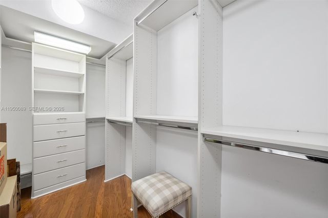 1000 E Island Blvd 803, Aventura, FL 33160