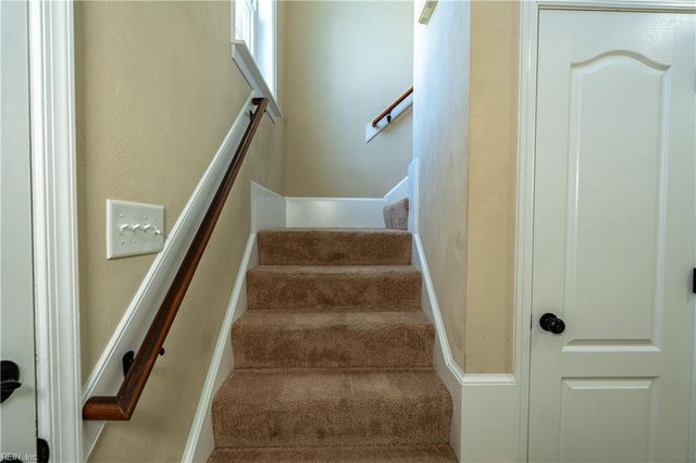 114 Bluff TER, Newport News, VA 23602