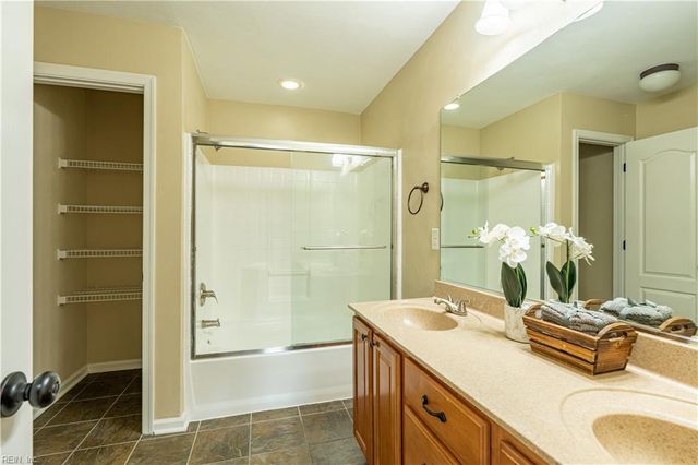 114 Bluff TER, Newport News, VA 23602