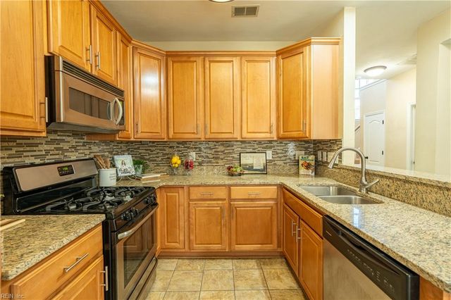 114 Bluff TER, Newport News, VA 23602