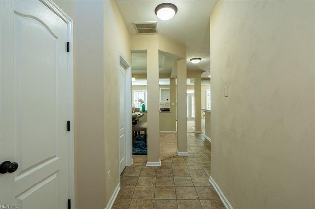 114 Bluff TER, Newport News, VA 23602