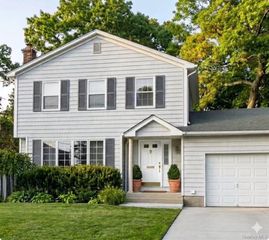 269 W Pulaski Road, Huntington Station, NY 11746