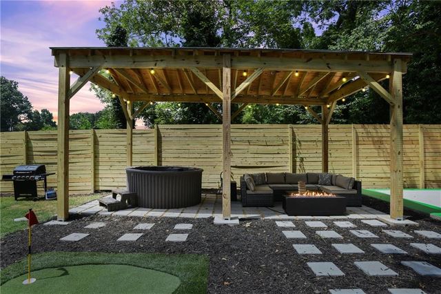 729 Emily Place NW, Atlanta, GA 30318
