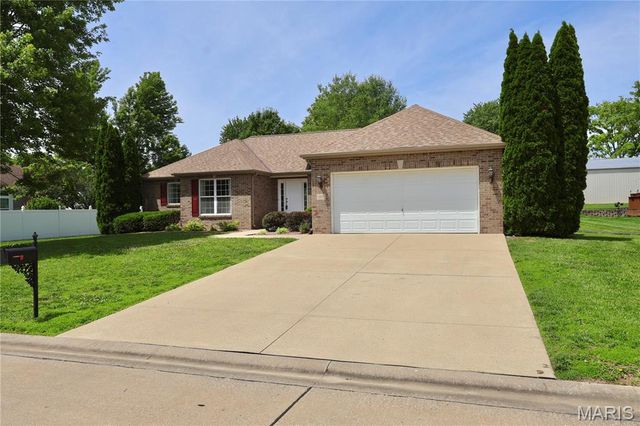1281 Baybrook Court, Shiloh, IL 62221