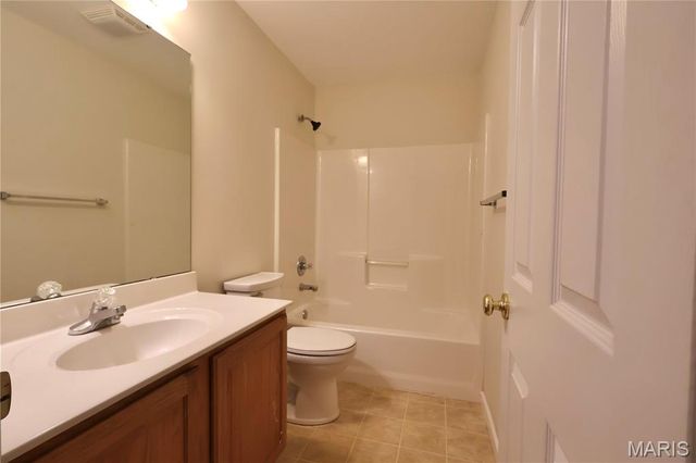 1281 Baybrook Court, Shiloh, IL 62221