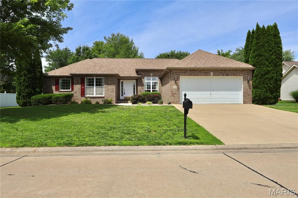 1281 Baybrook Court, Shiloh, IL 62221