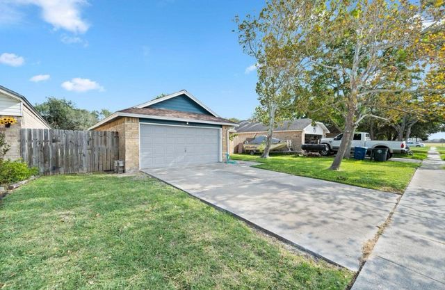 7021 Rivergate Dr, Corpus Christi, TX 78413