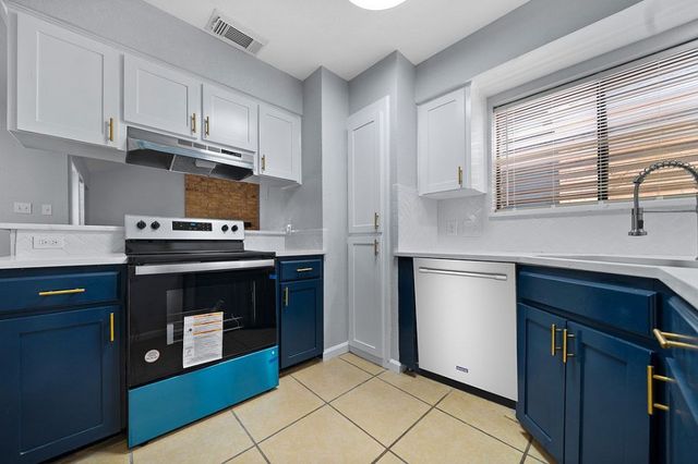 7021 Rivergate Dr, Corpus Christi, TX 78413