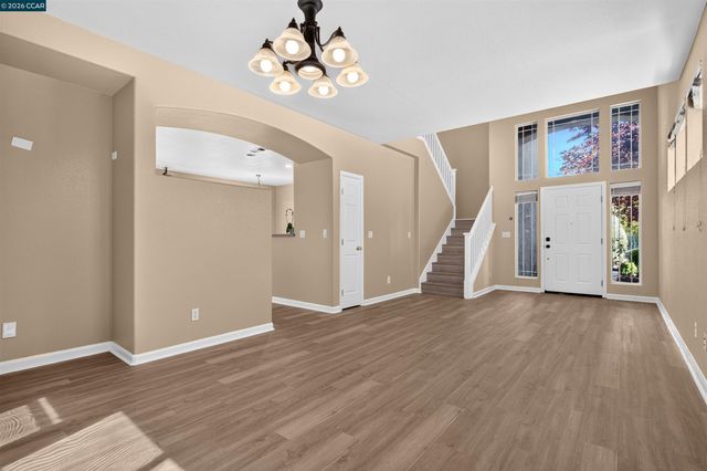 5230 Bay St, Rocklin, CA 95765