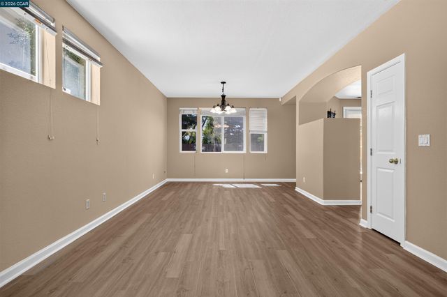 5230 Bay St, Rocklin, CA 95765