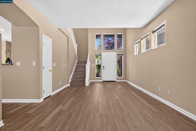 5230 Bay St, Rocklin, CA 95765