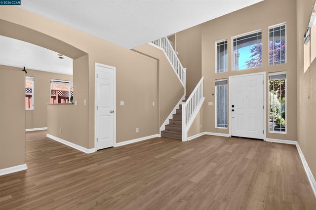 5230 Bay St, Rocklin, CA 95765