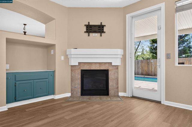 5230 Bay St, Rocklin, CA 95765