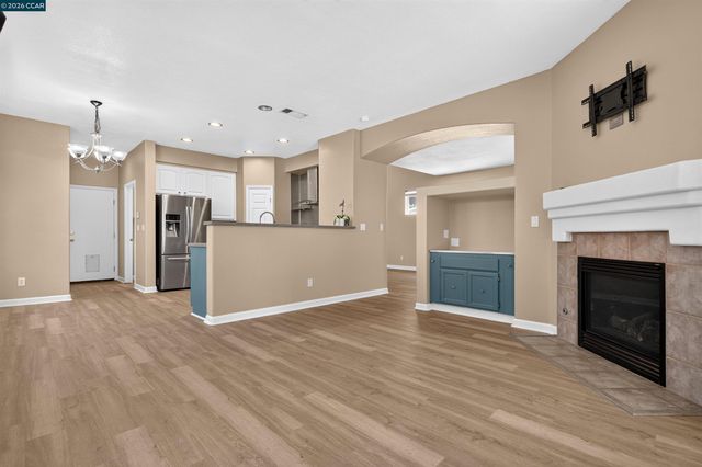 5230 Bay St, Rocklin, CA 95765