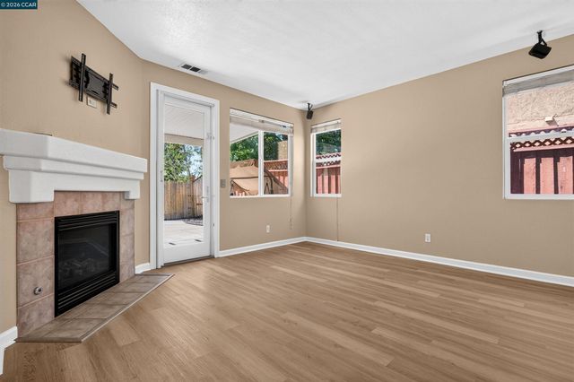 5230 Bay St, Rocklin, CA 95765