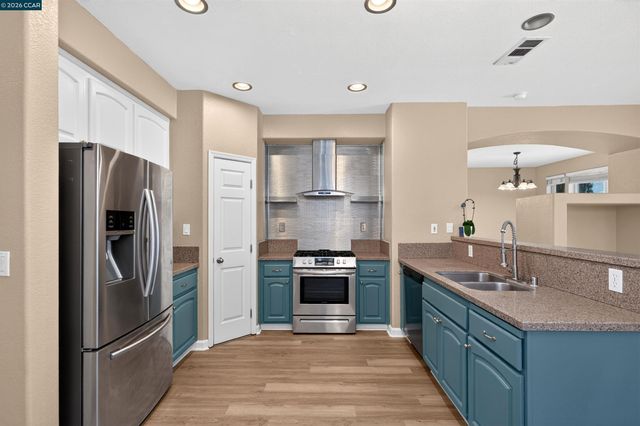 5230 Bay St, Rocklin, CA 95765