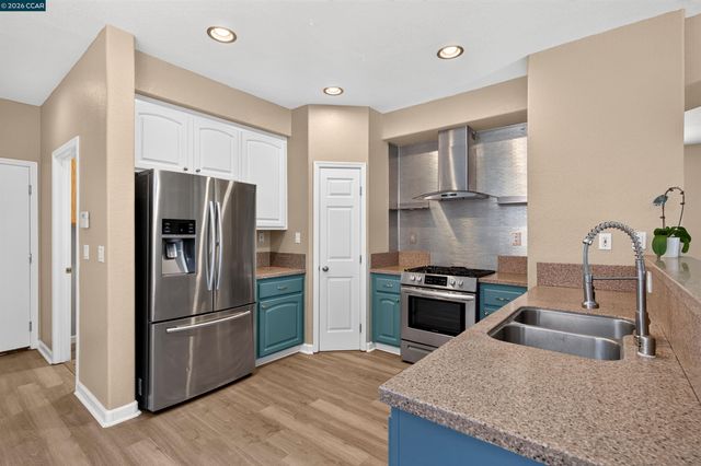 5230 Bay St, Rocklin, CA 95765