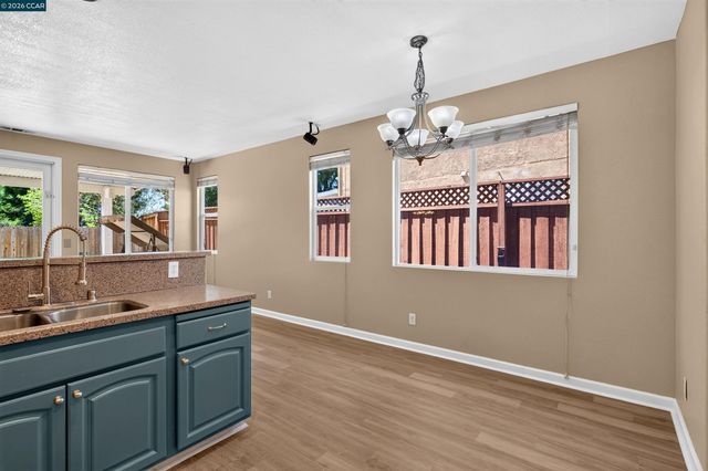5230 Bay St, Rocklin, CA 95765