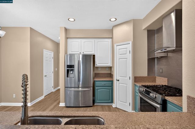5230 Bay St, Rocklin, CA 95765