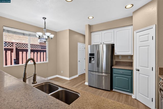 5230 Bay St, Rocklin, CA 95765