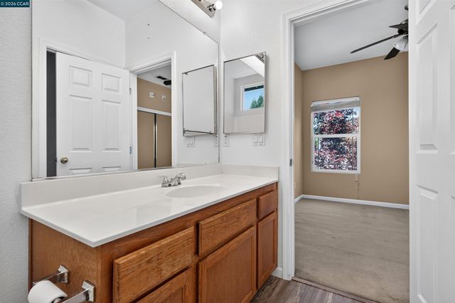 5230 Bay St, Rocklin, CA 95765
