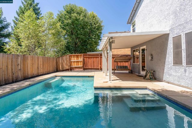 5230 Bay St, Rocklin, CA 95765