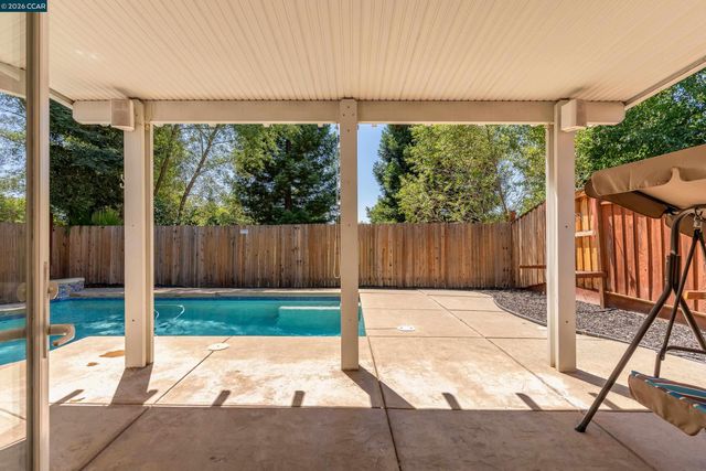 5230 Bay St, Rocklin, CA 95765