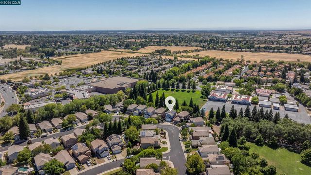 5230 Bay St, Rocklin, CA 95765