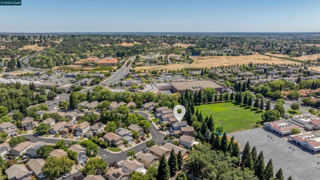 5230 Bay St, Rocklin, CA 95765