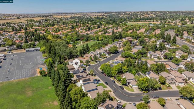 5230 Bay St, Rocklin, CA 95765
