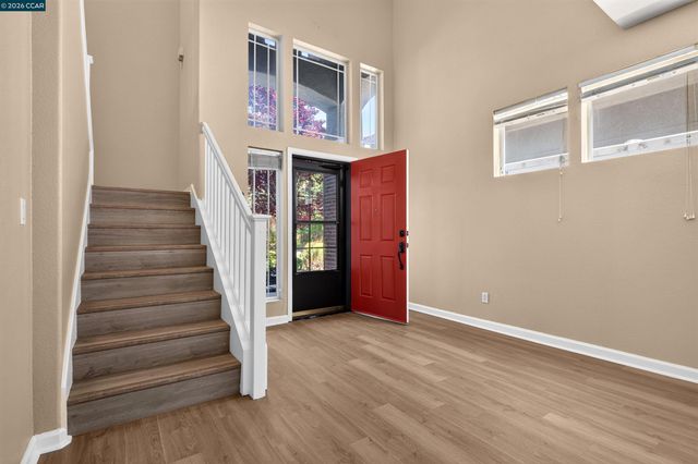 5230 Bay St, Rocklin, CA 95765