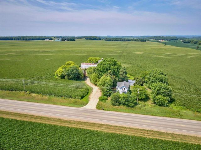 N2547 Highway 22, Poynette, WI 53955