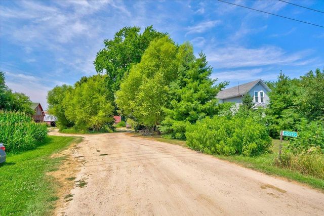 N2547 Highway 22, Poynette, WI 53955