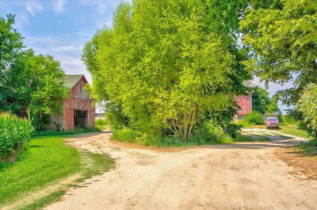 N2547 Highway 22, Poynette, WI 53955