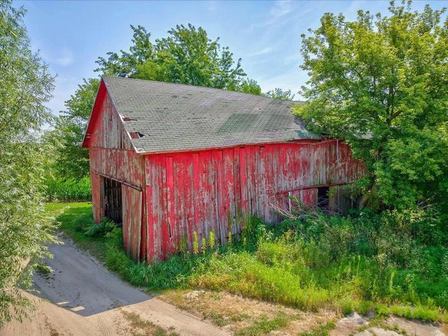 N2547 Highway 22, Poynette, WI 53955