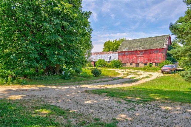 N2547 Highway 22, Poynette, WI 53955