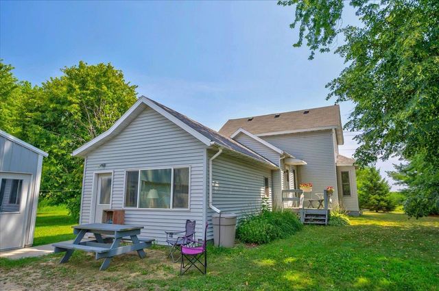 N2547 Highway 22, Poynette, WI 53955