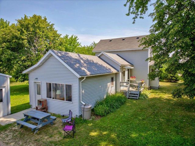 N2547 Highway 22, Poynette, WI 53955