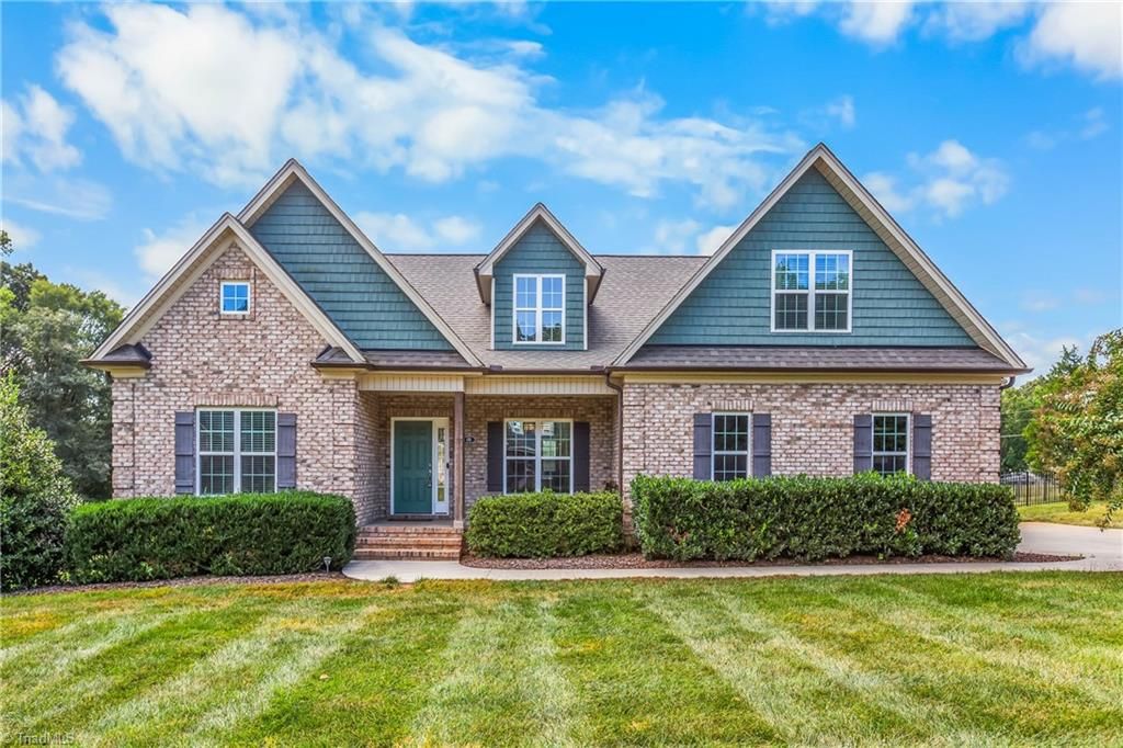 170 Bandelier Court, Clemmons, NC 27012