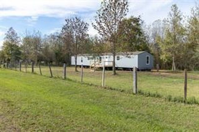 165 Hay Meadow Lane, Shepherd, TX 77371